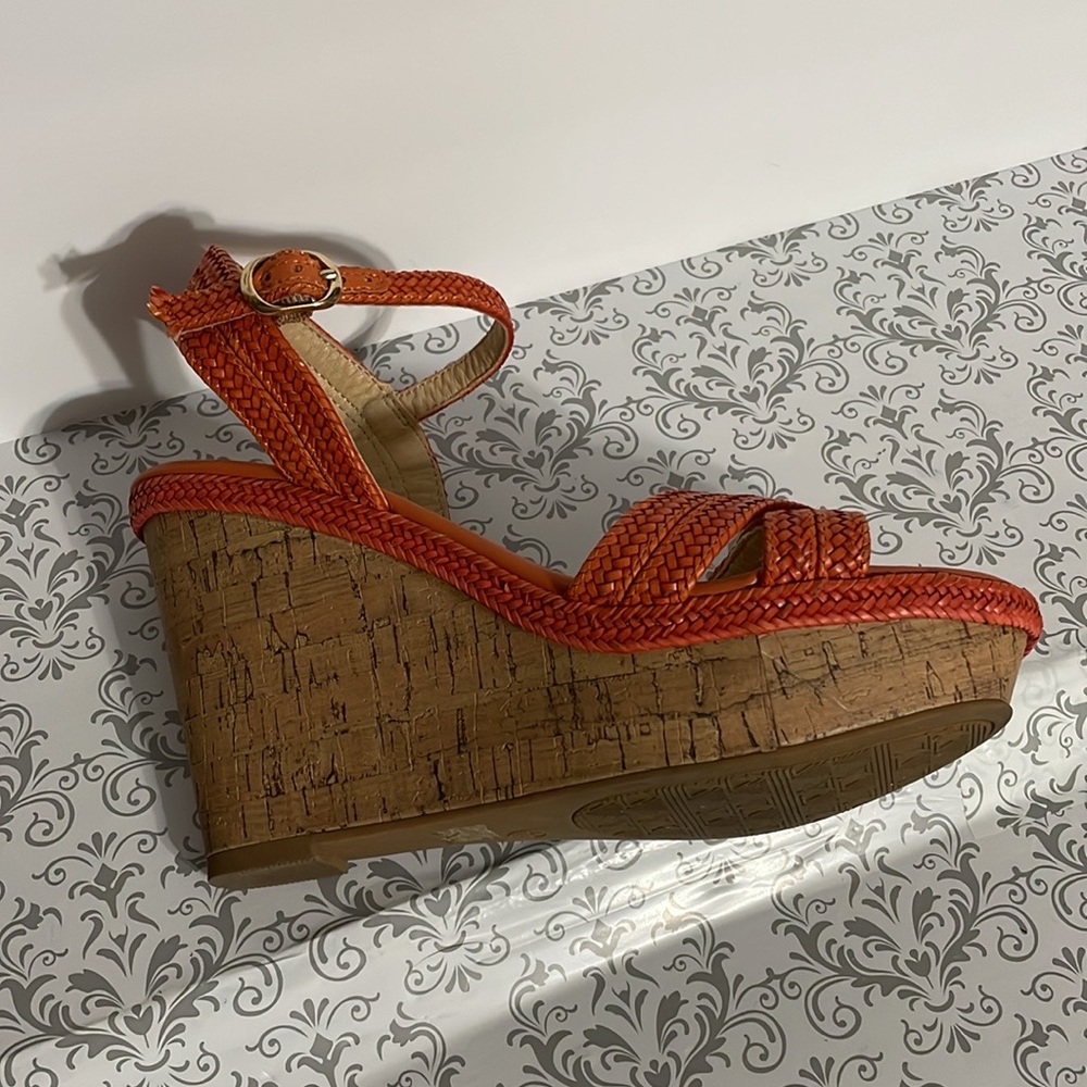 CL by laundry, wedge, platform, sandals. - Picture 4 of 10